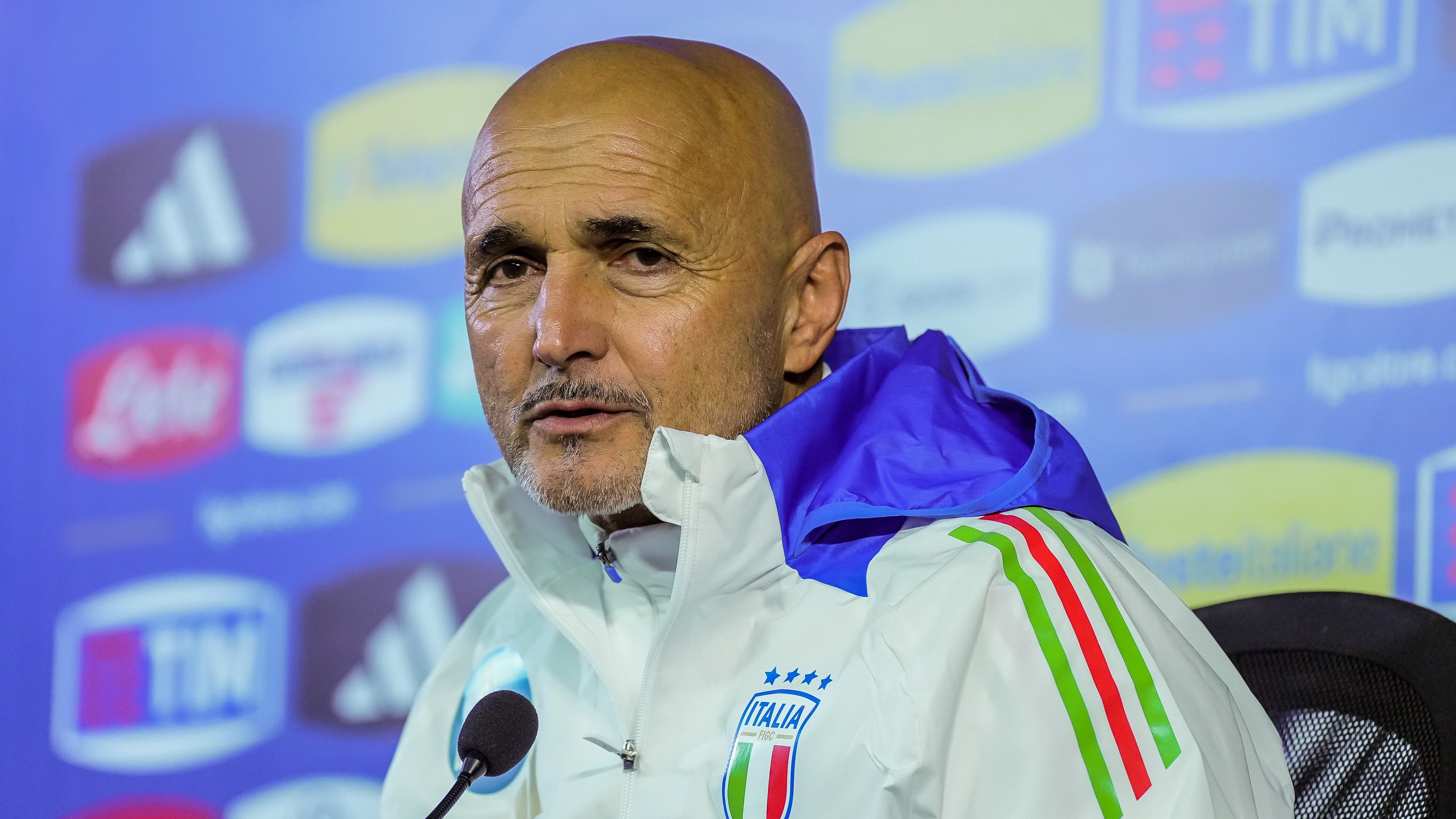 "Una donna piccola". Spalletti al veleno contro Ilary Blasi