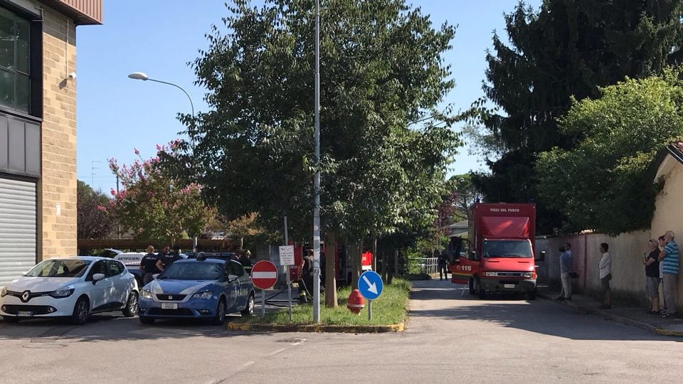 Bombe contro la Lega. La procura: è terrorismo. "Escalation pericolosa"