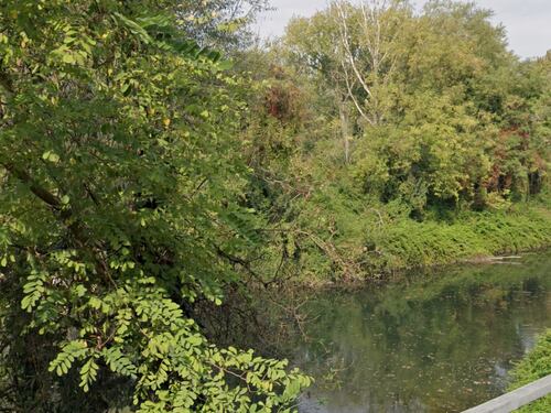 Auto finisce nel fiume Adda, muore una 44enne. Arrestato il marito