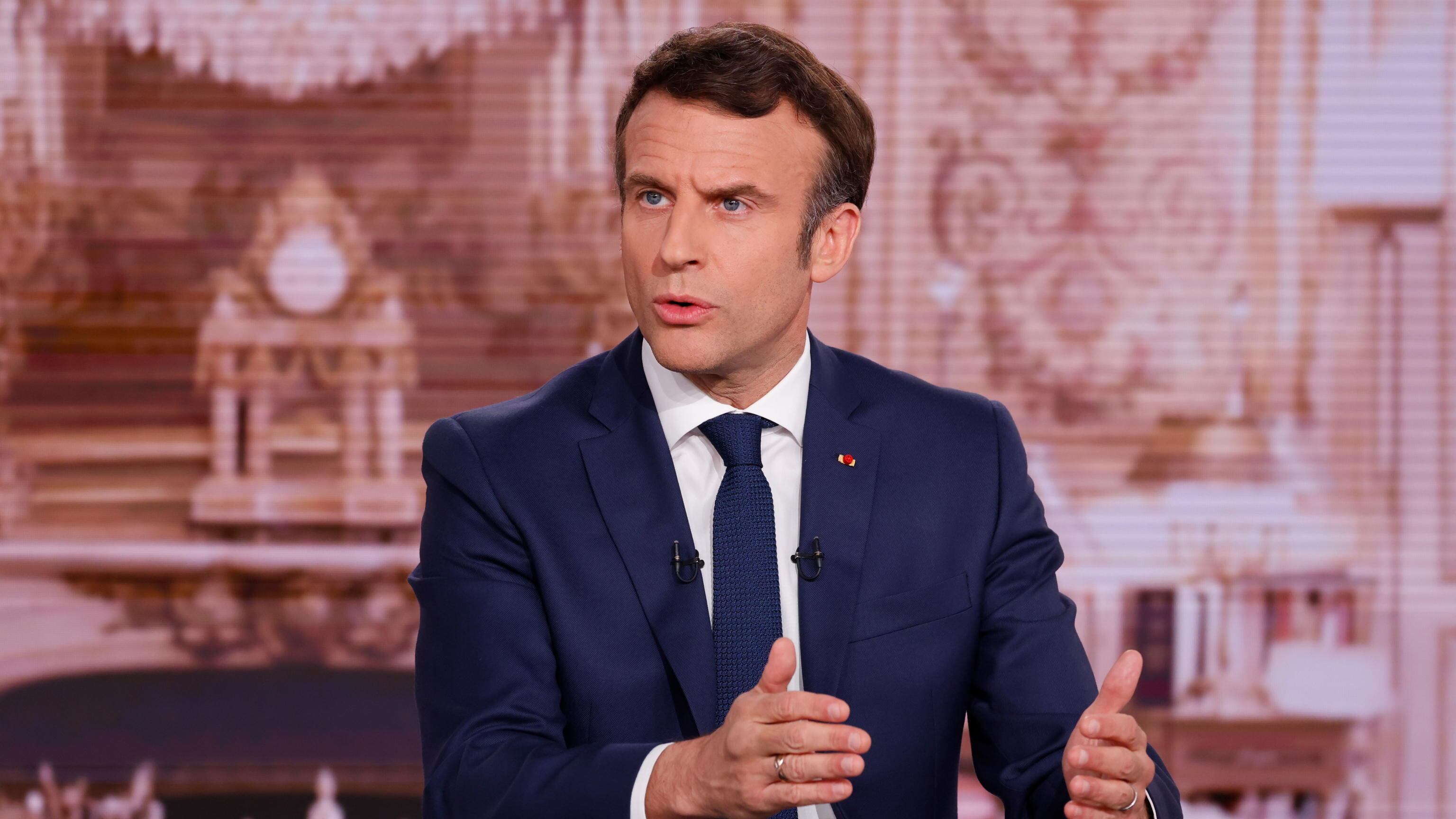 Macron avanti. Le Pen: "Votate me, scelta di civiltà"