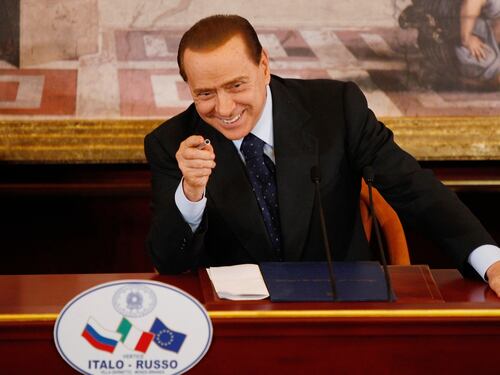 Berlusconi ai parlamentari del Pdl: "Serve unità, non capisco ragioni divisione"
