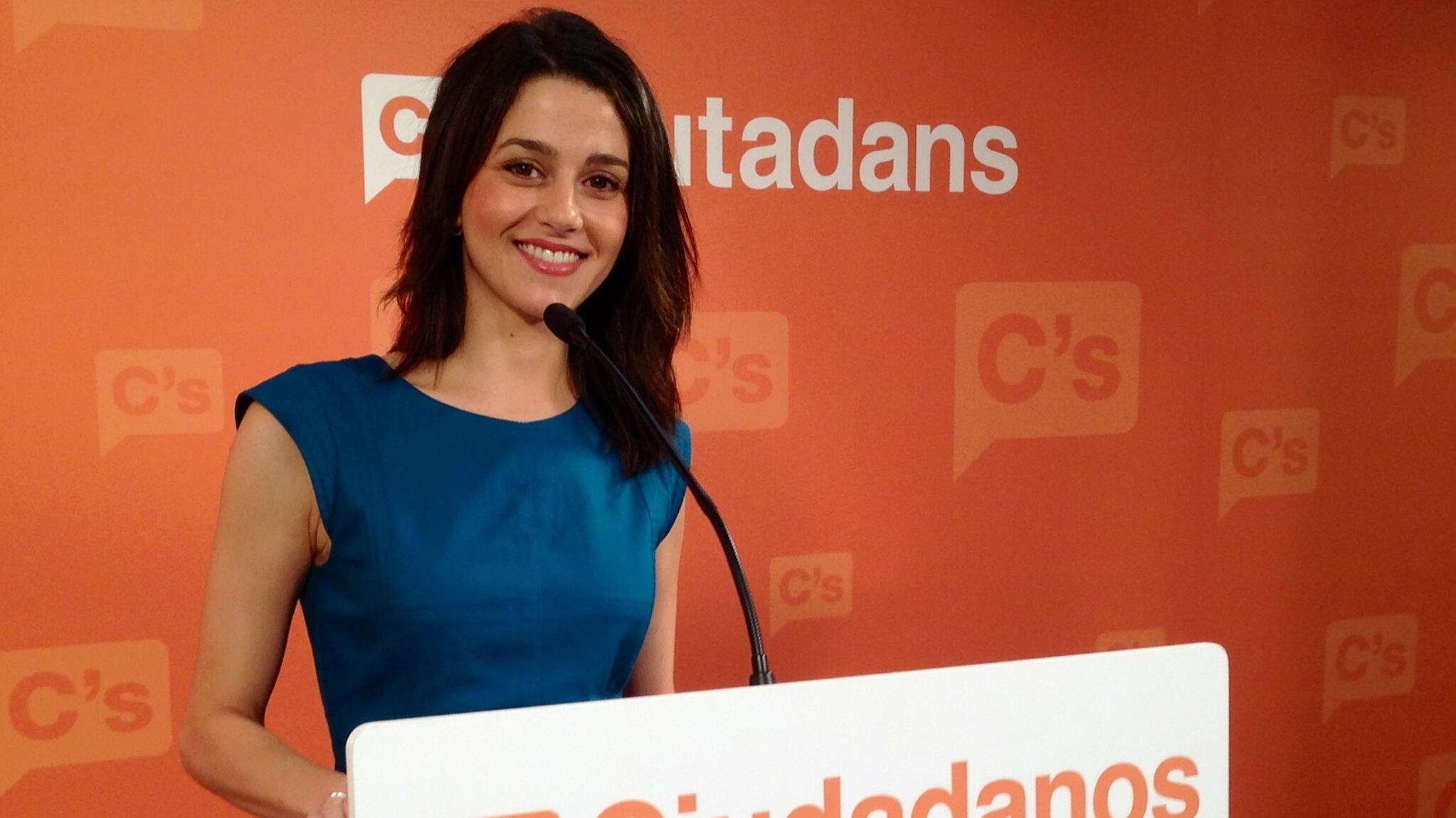 Tutti pazzi per Inés, la sexy avvocatessa leader dei Ciudadanos