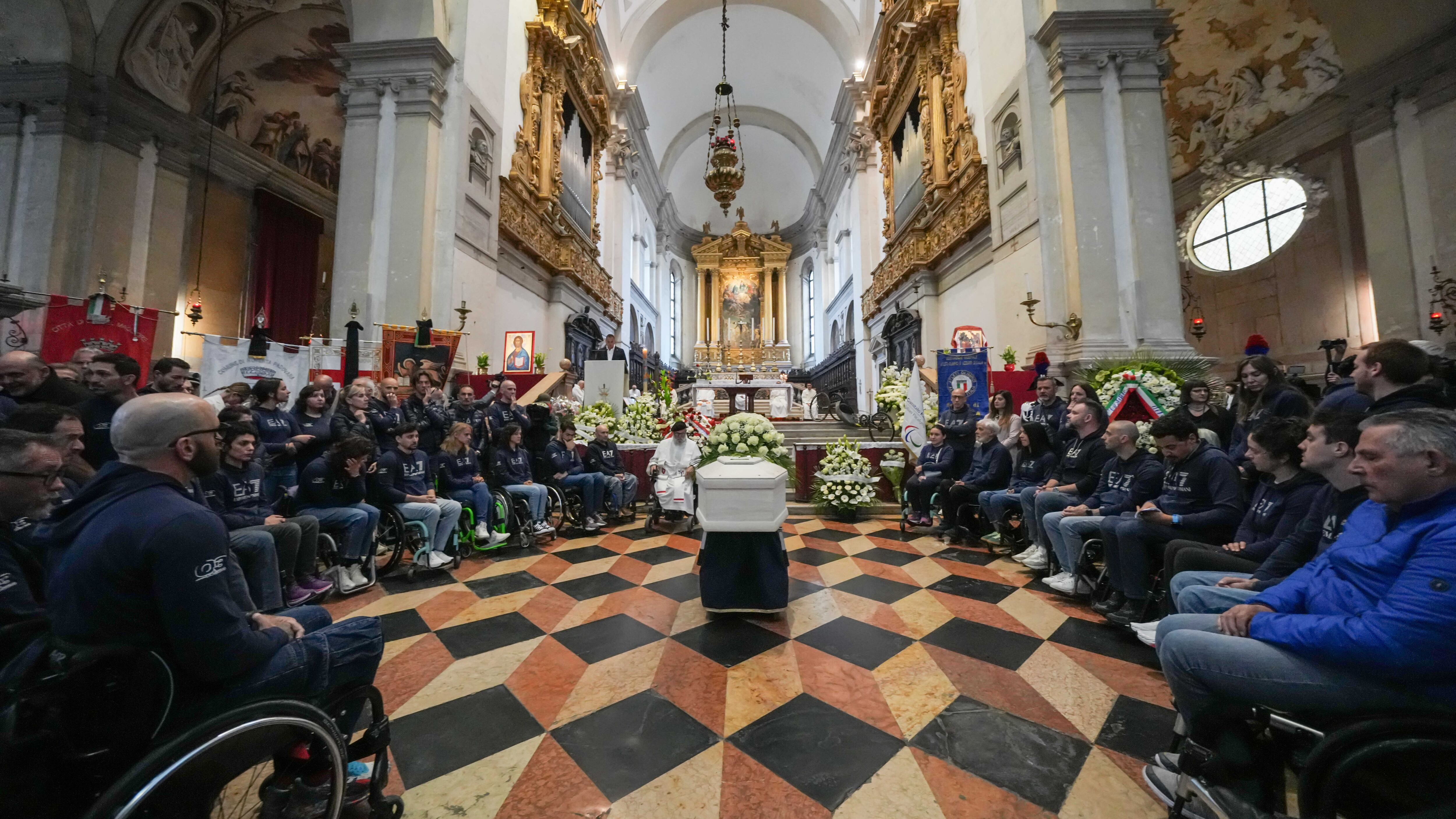 "La morte si è presa il corpo ma l'anima gli è sfuggita"