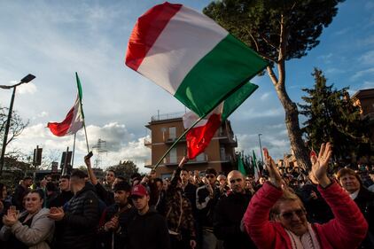 Roma, la protesta anti-rom arriva anche a Casalotti  5