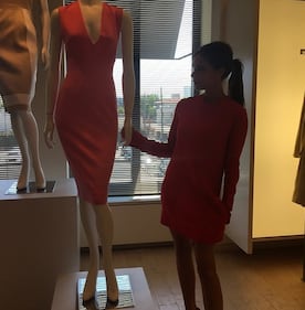 Victoria Beckham fa il manichino su Instagram 6