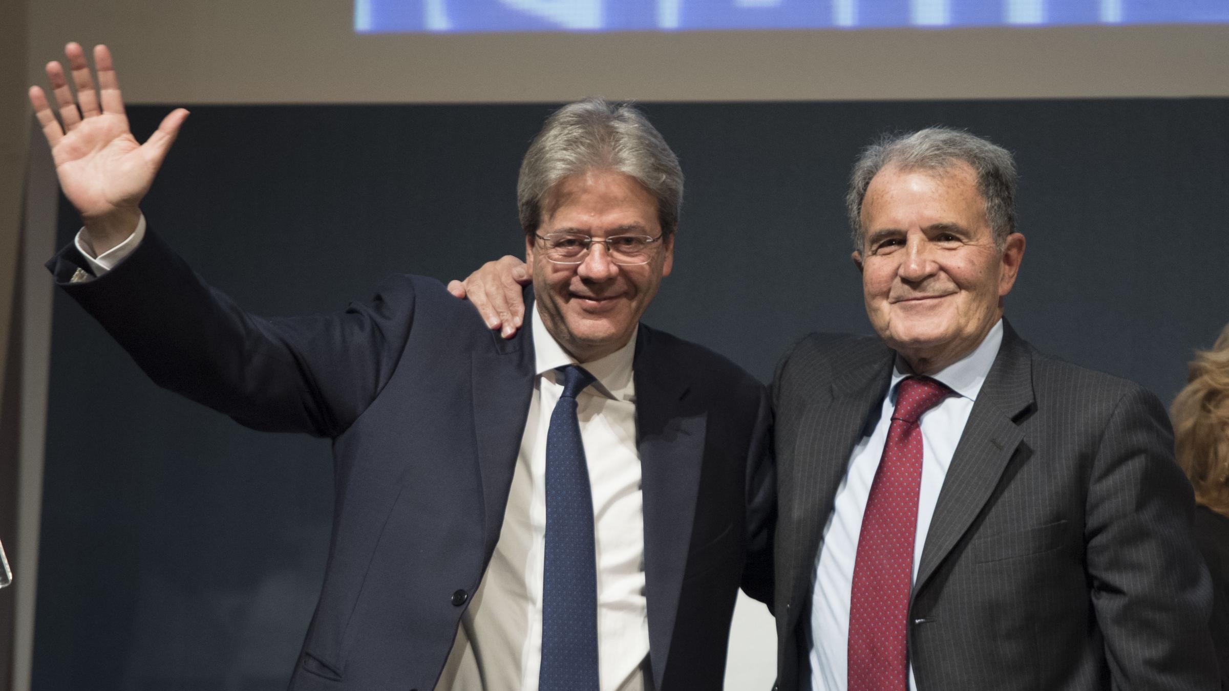 Riecco Prodi: il Prof lancia Insieme e fa il tifo per Gentiloni