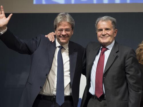 Riecco Prodi: il Prof lancia Insieme e fa il tifo per Gentiloni