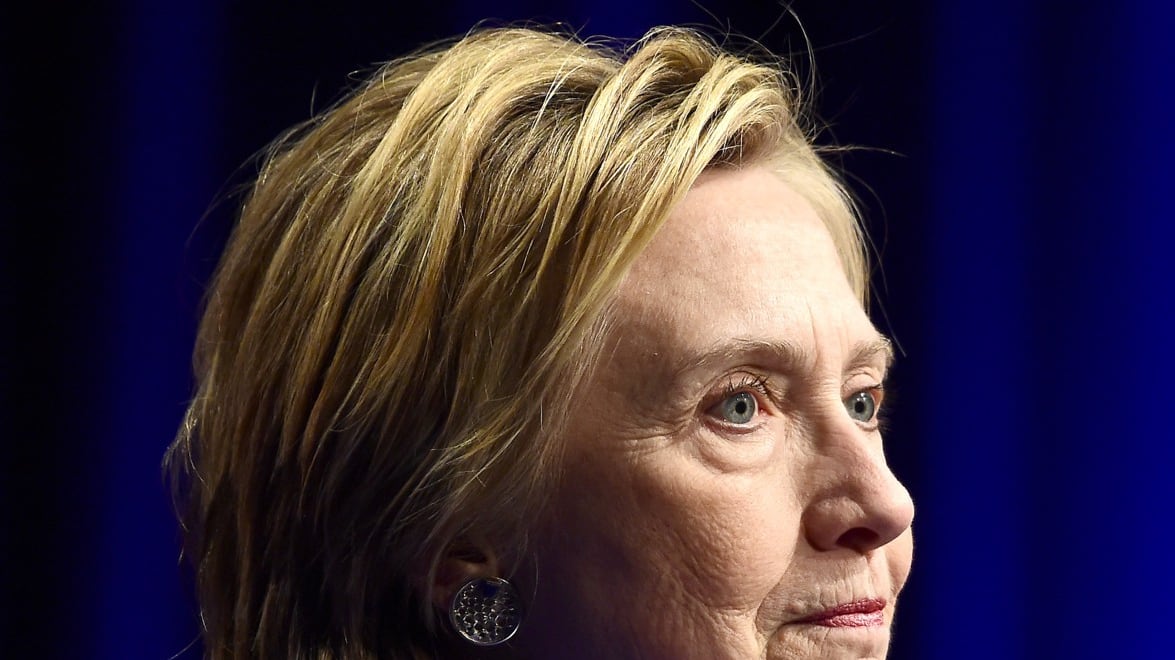 Hillary Clinton coprì uno del suo staff accusato di molestie