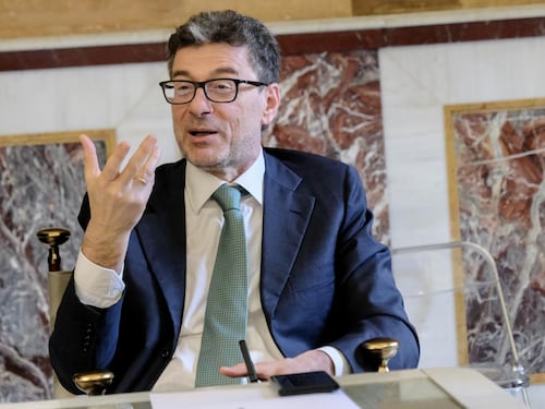Giorgetti scuote l'Europa: "Ratificare il Mes? Così no"