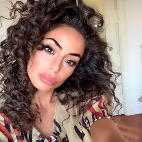 Raffaella Fico manda in delirio i follower su Instagram 9