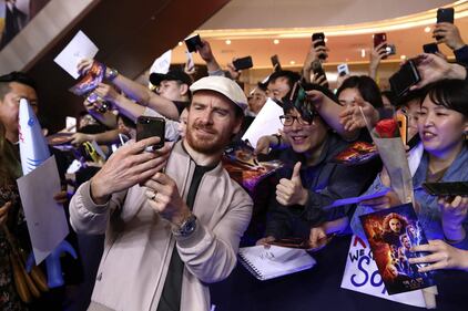 Fan in delirio per la premiere di "X-Men: Dark Phoenix"  3