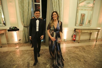 Il ministro Boschi incanta tutti alla prima del teatro San Carlo 3