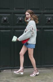Chiara Ferragni, topless allo specchio 17