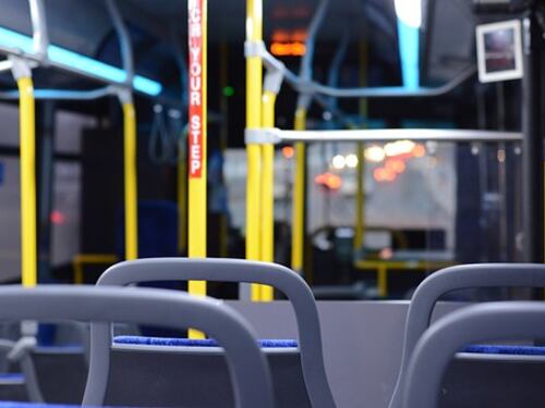 Torino, sputi e insulti sul bus: denunciati membri di una baby gang