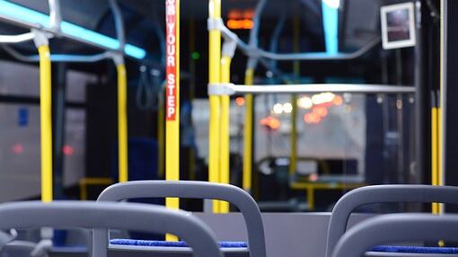 Padova, straniero aggredisce controllore del bus
