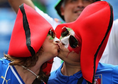 Tifosi (vip e non) sugli spalti  6