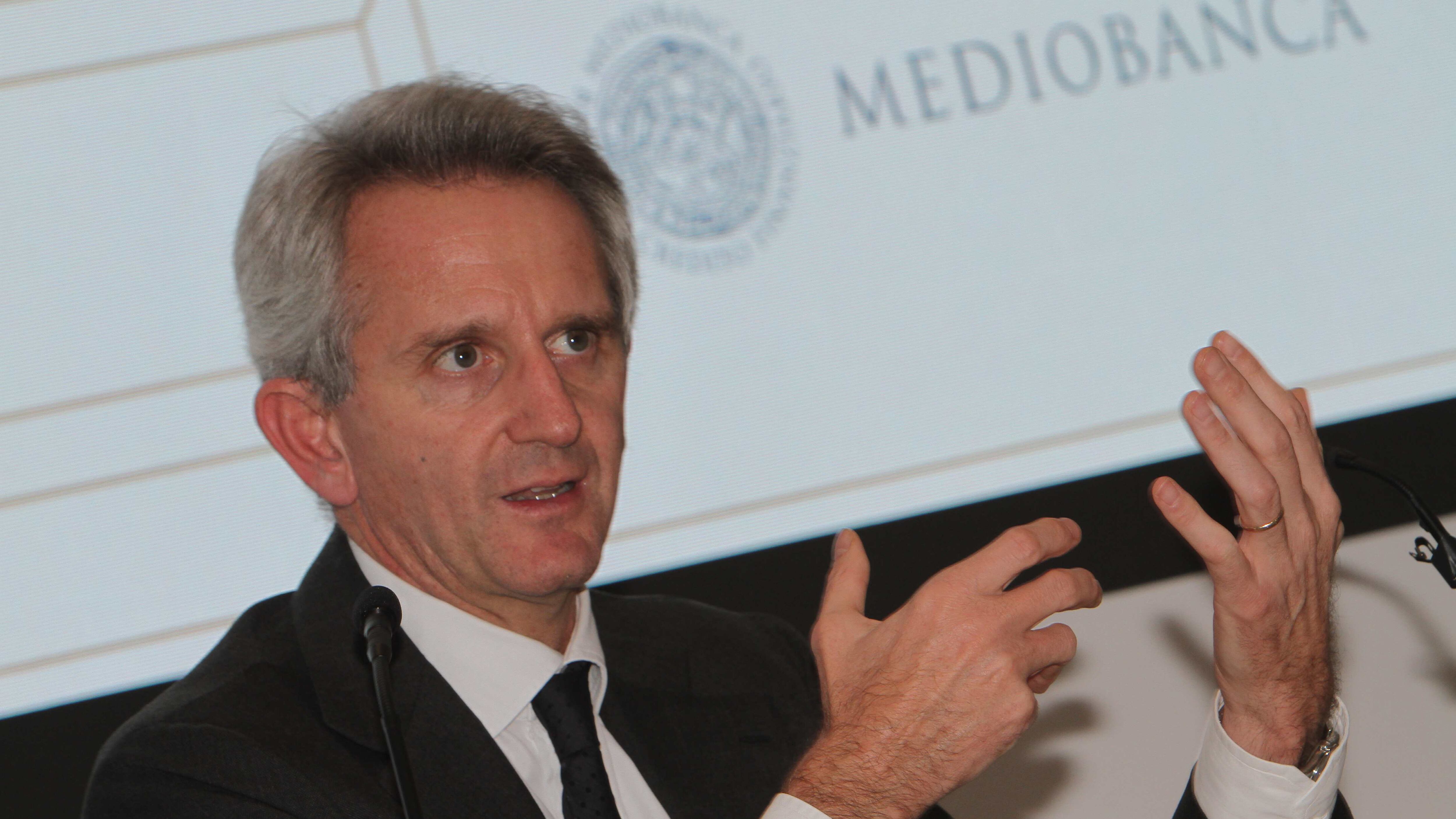 Mediobanca, Nagel va allo scontro