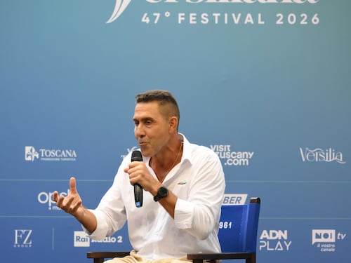 Vannacci litiga coi preti ma punta anche al voto dei cattolici