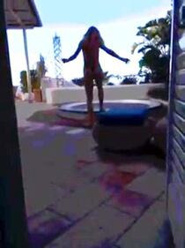 Il sexy tuffo di Naike Rivelli 9