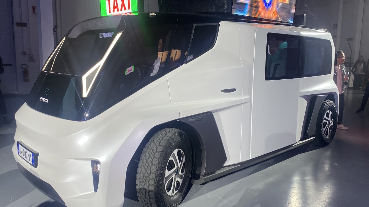 Milano come Londra? Taxi (elettrici) tutti uguali