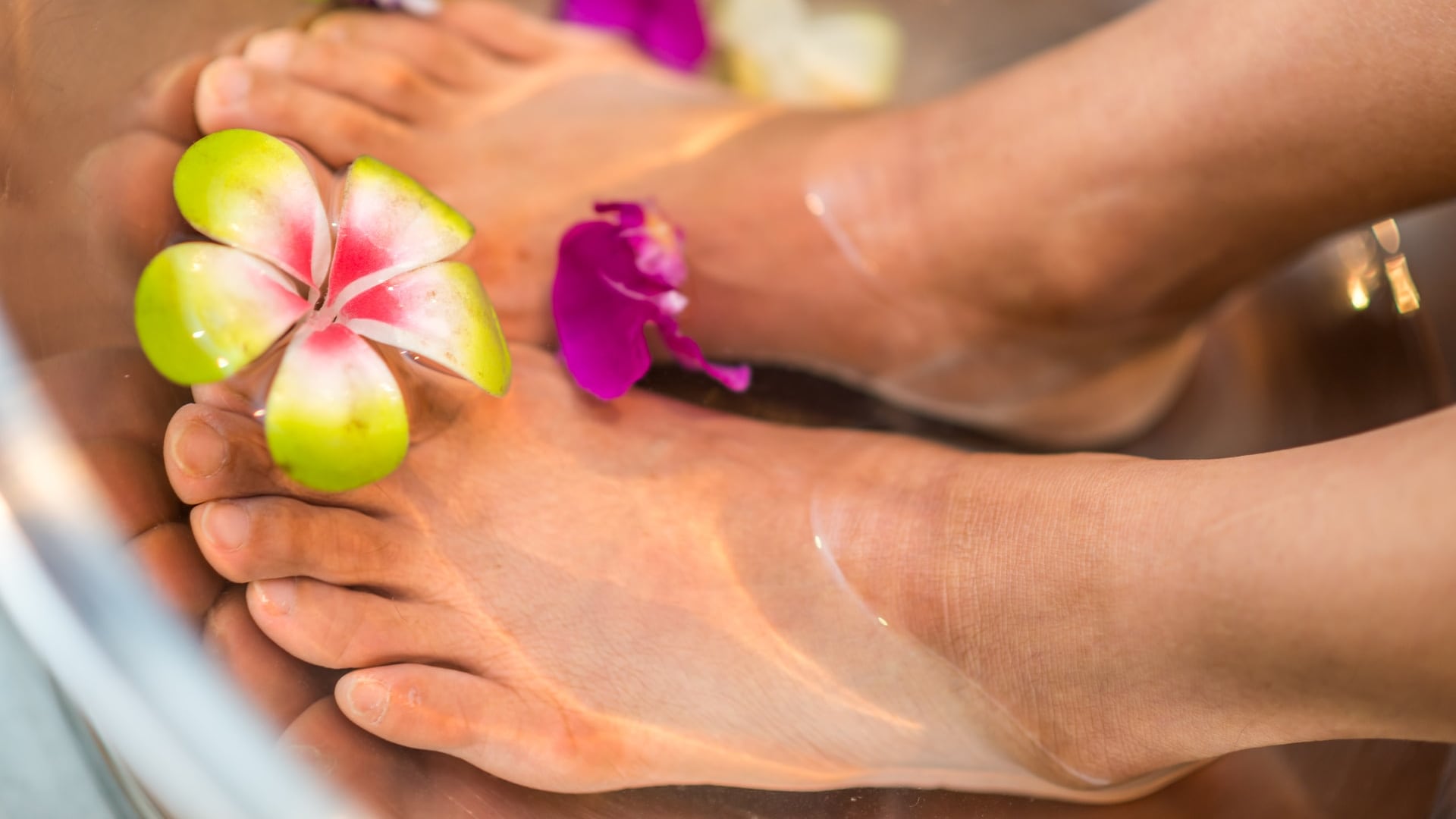 Piedi stanchi, i rimedi naturali per ritrovare il benessere