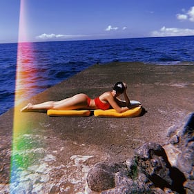 Georgina Rodriguez stende i panni e mette in mostra il lato B: follower in delirio 7
