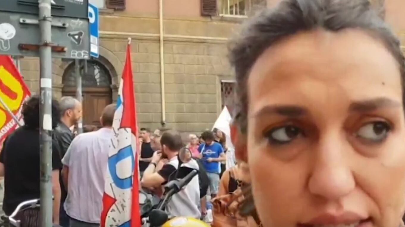 Bologna, chiusura hub via Mattei: stamani proteste sotto prefettura