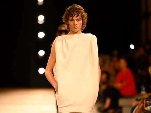 Pierpaolo Piccioli, poeta dell'ago e del filo debutta con successo sulla passerella di Balenciaga
