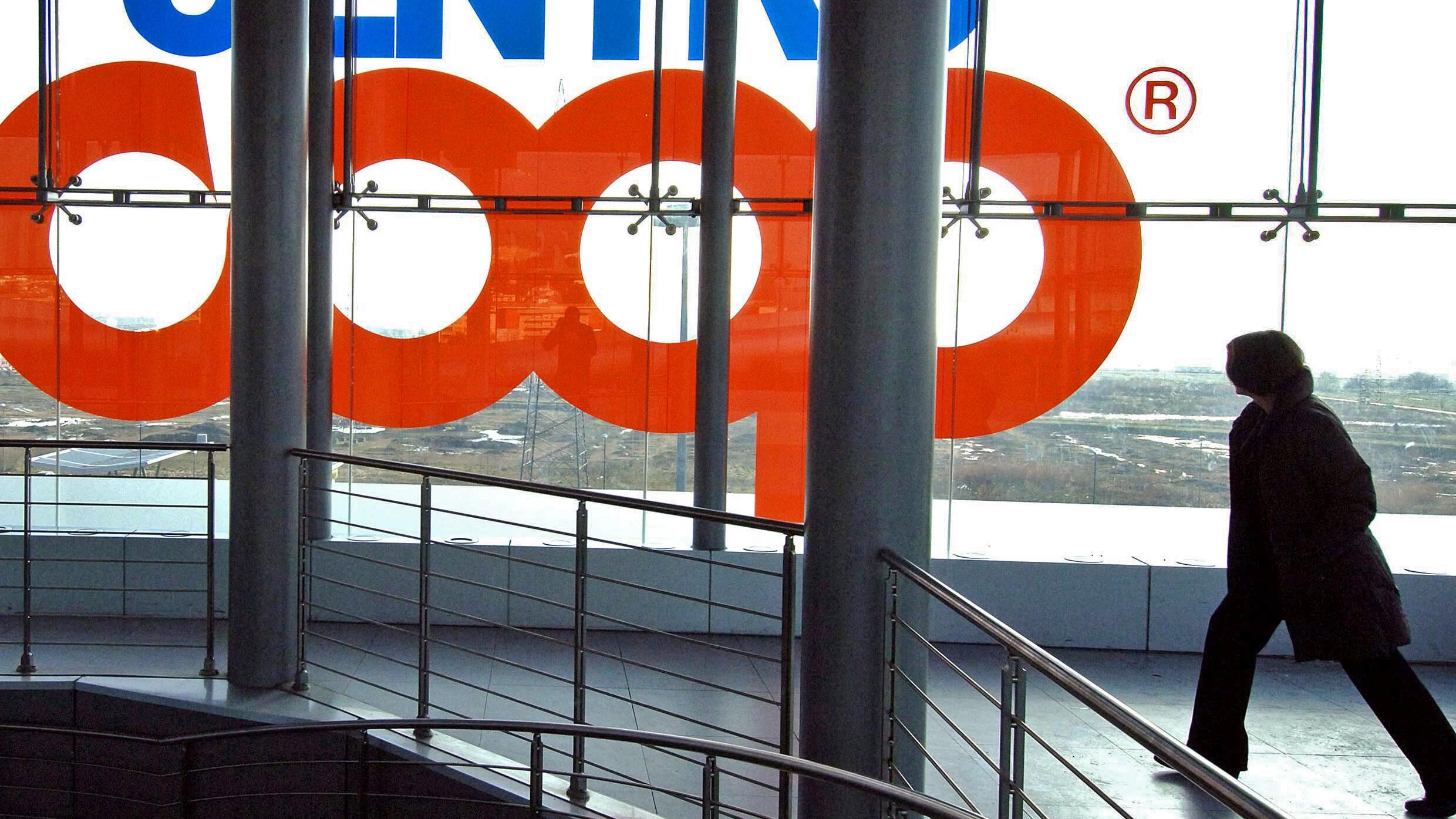 L'ultimo scandalo delle Coop rosse: chiedono soldi per lavorare
