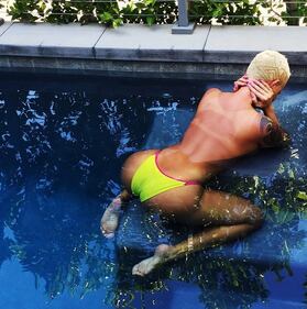 Amber Rose nuda sulla copertina del nuovo libro 3