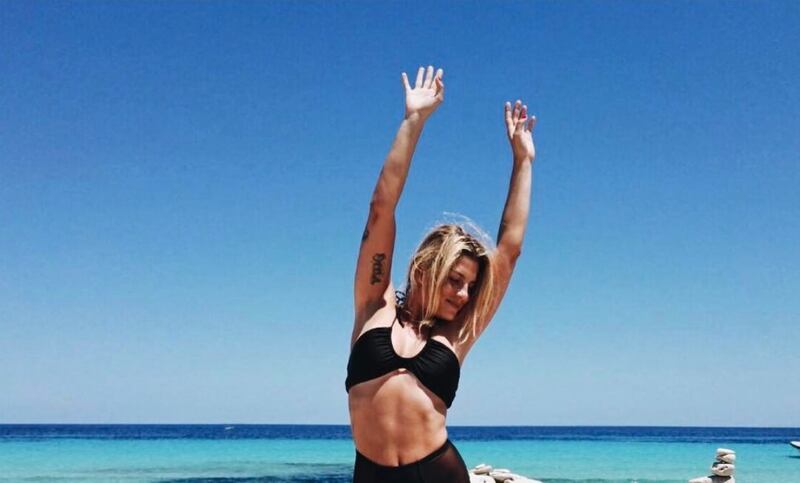 Emma Marrone sexy in bikini 2