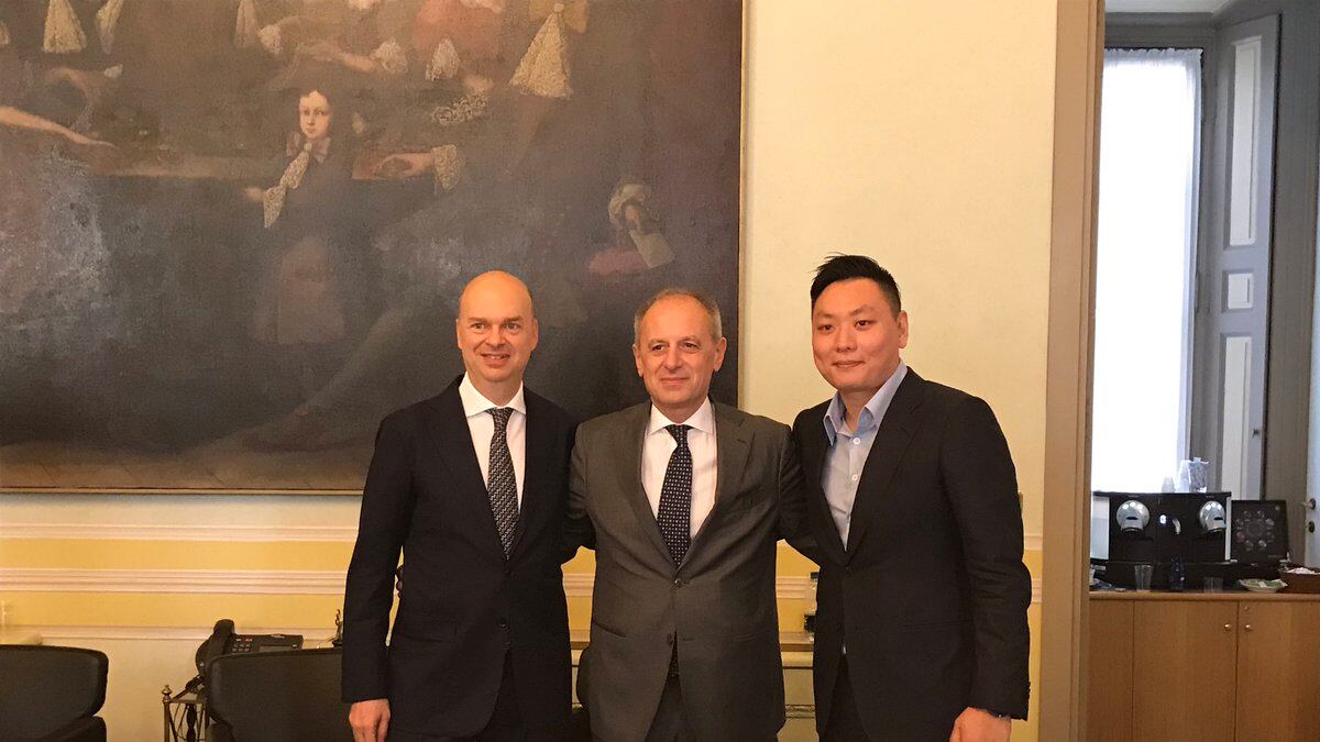 Berlusconi è nella storia Mister Li pronto a farla Il Milan è davvero cinese