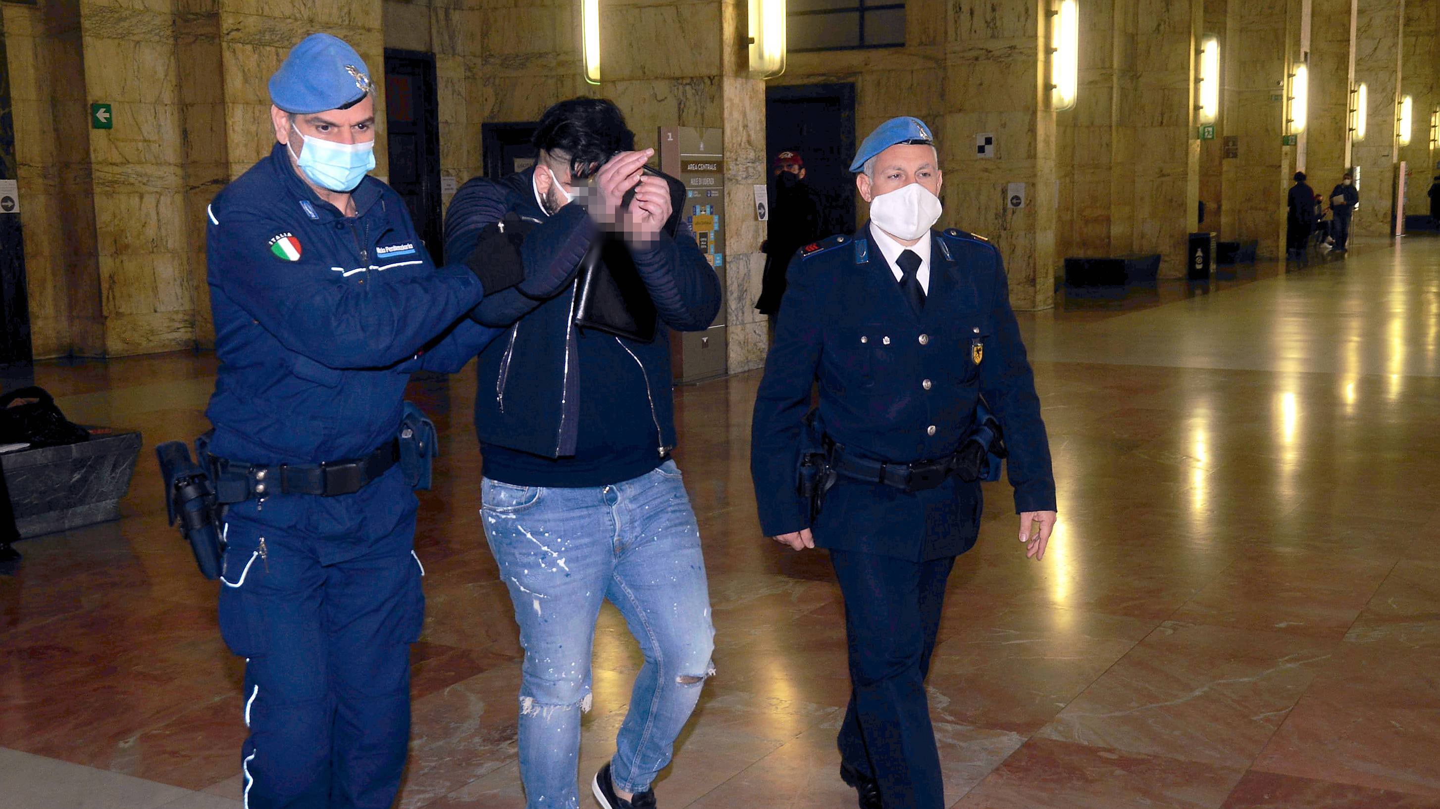 “Ha torturato il figlio fino alla morte”. Hrustic condannato all’ergastolo per