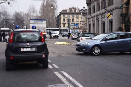 Torino, donna investita e uccisa da un'auto pirata 1