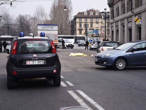 Torino, donna investita e uccisa da un'auto pirata