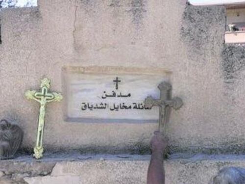 In Libano ancora morte e distruzione. Bombe sul cimitero. L'ira dei cristiani