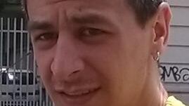 Si cerca un cadavere Ed esplode la rabbia di chi ha perso tutto