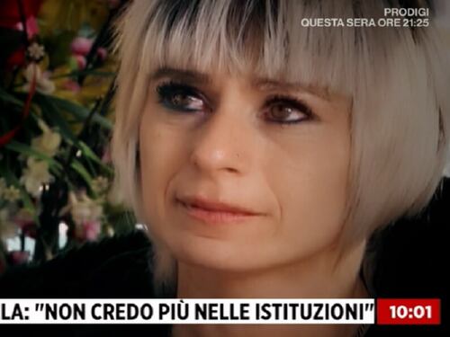 La mamma di Pamela in lacrime in tv: "Aveva salvato un'amica"