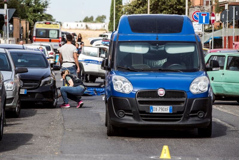 Preso d'assalto un portavalori a Roma, guardia giurata rimasta ferita 5