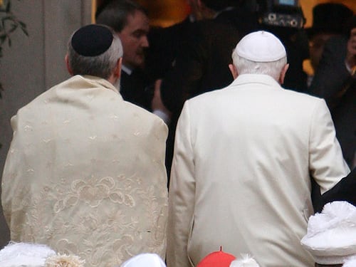 Benedetto XVI ripreso per nuovo articolo sul dialogo ebraico-cattolico