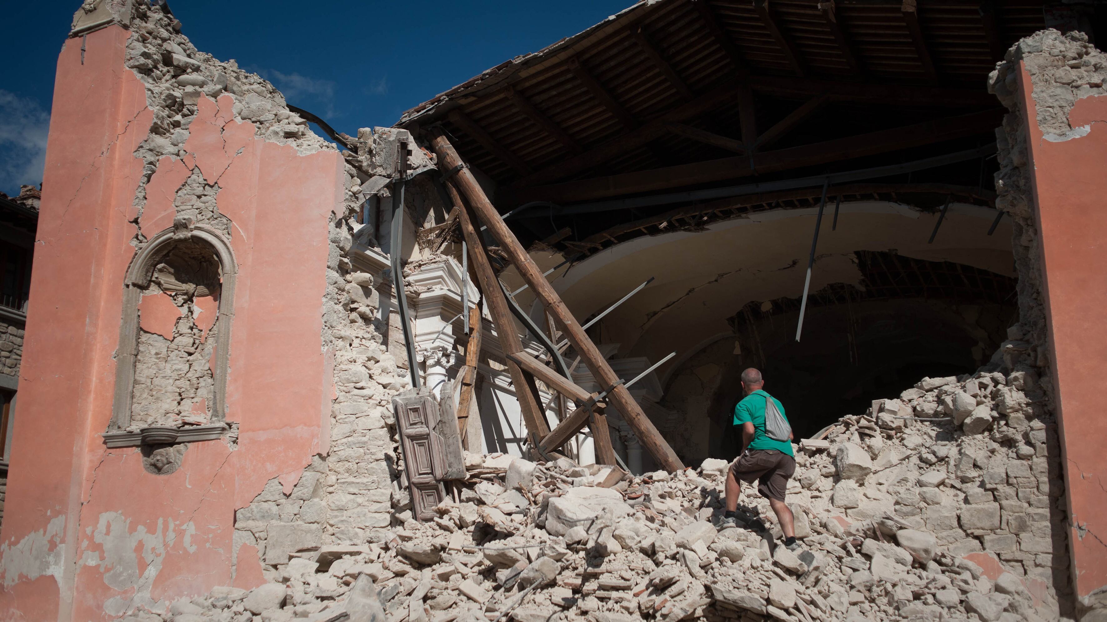 La tragedia non sia il pretesto per dare spazio ai forcaioli