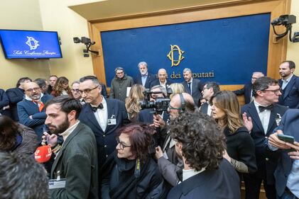 L'opposizione contro la conferenza sulla remigrazione occupa la sala stampa della Camera 7