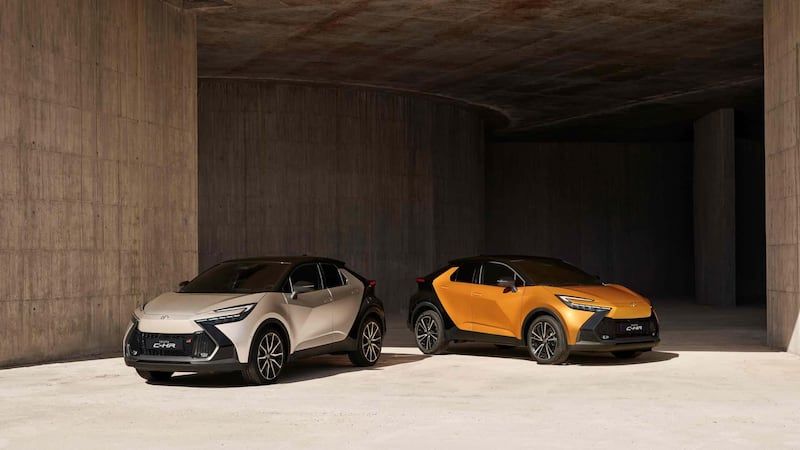 Toyota C-HR 2023, guarda tutte le foto 17