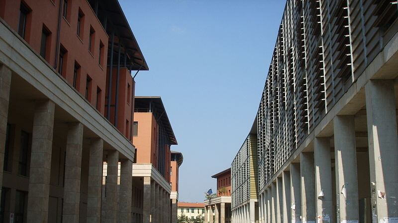 Firenze, sputi e schiaffi: "Collettivi fratturano sterno a studente di destra"