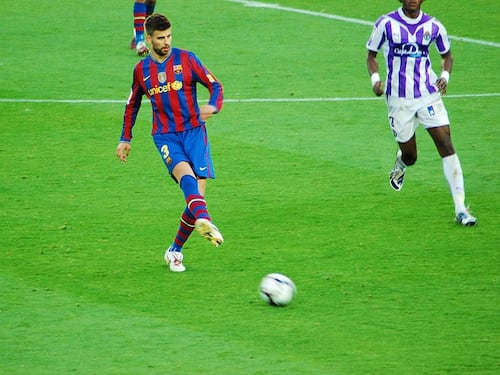 Piqué guida senza patente: maxi multa di 48mila euro