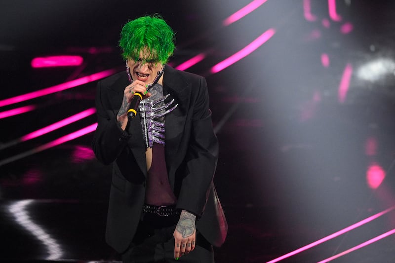 Sanremo 2024: ecco il look della prima serata del Festival dei Le Sad 9