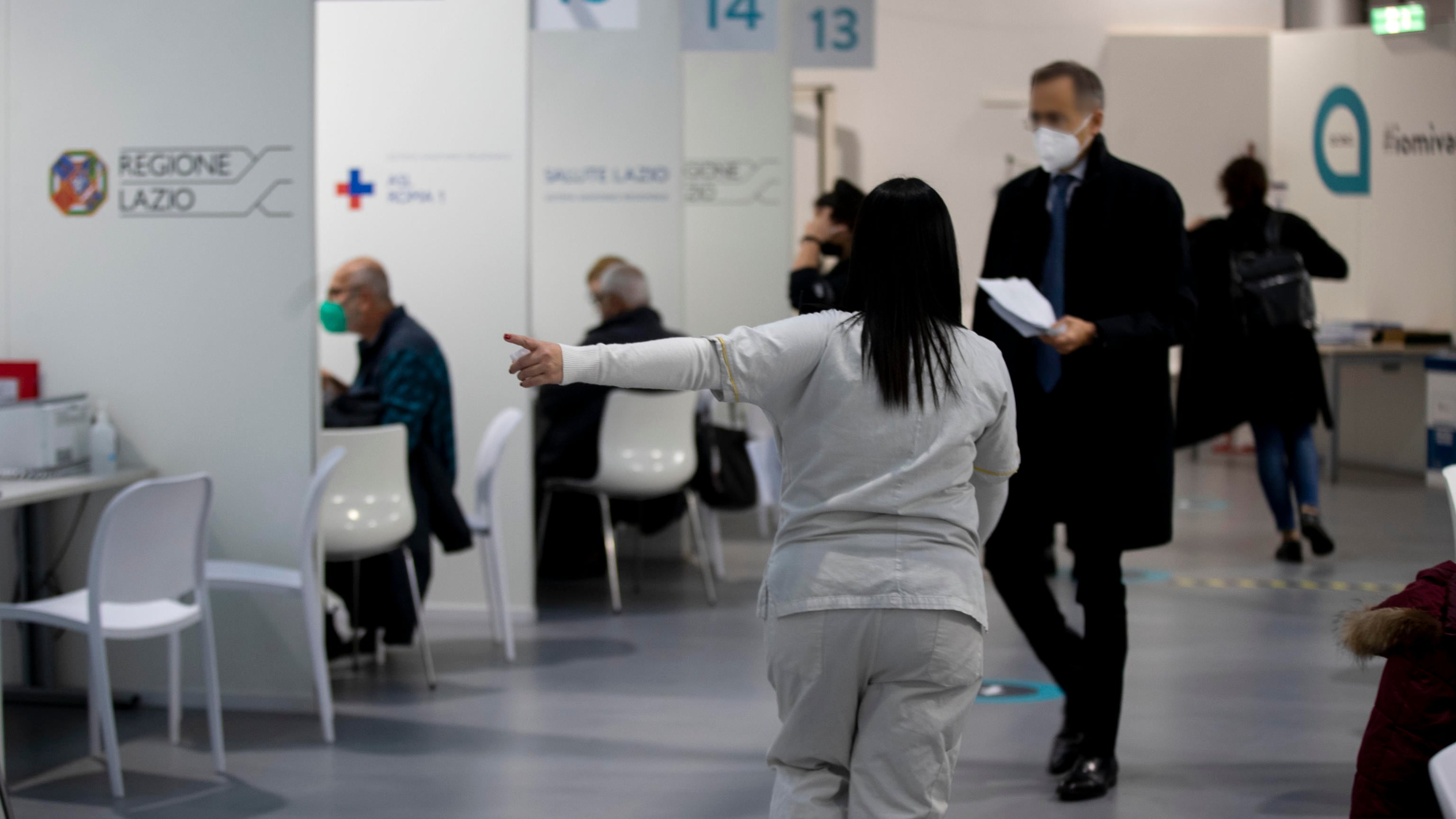 Covid, lo scienziato demolisce la terapia domiciliare "paracetamolo e vigile attesa"