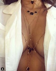 Emily Ratajkowski e Kim Kardashian in topless 22