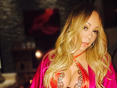 Mariah Carey, il seno esplode su Instagram