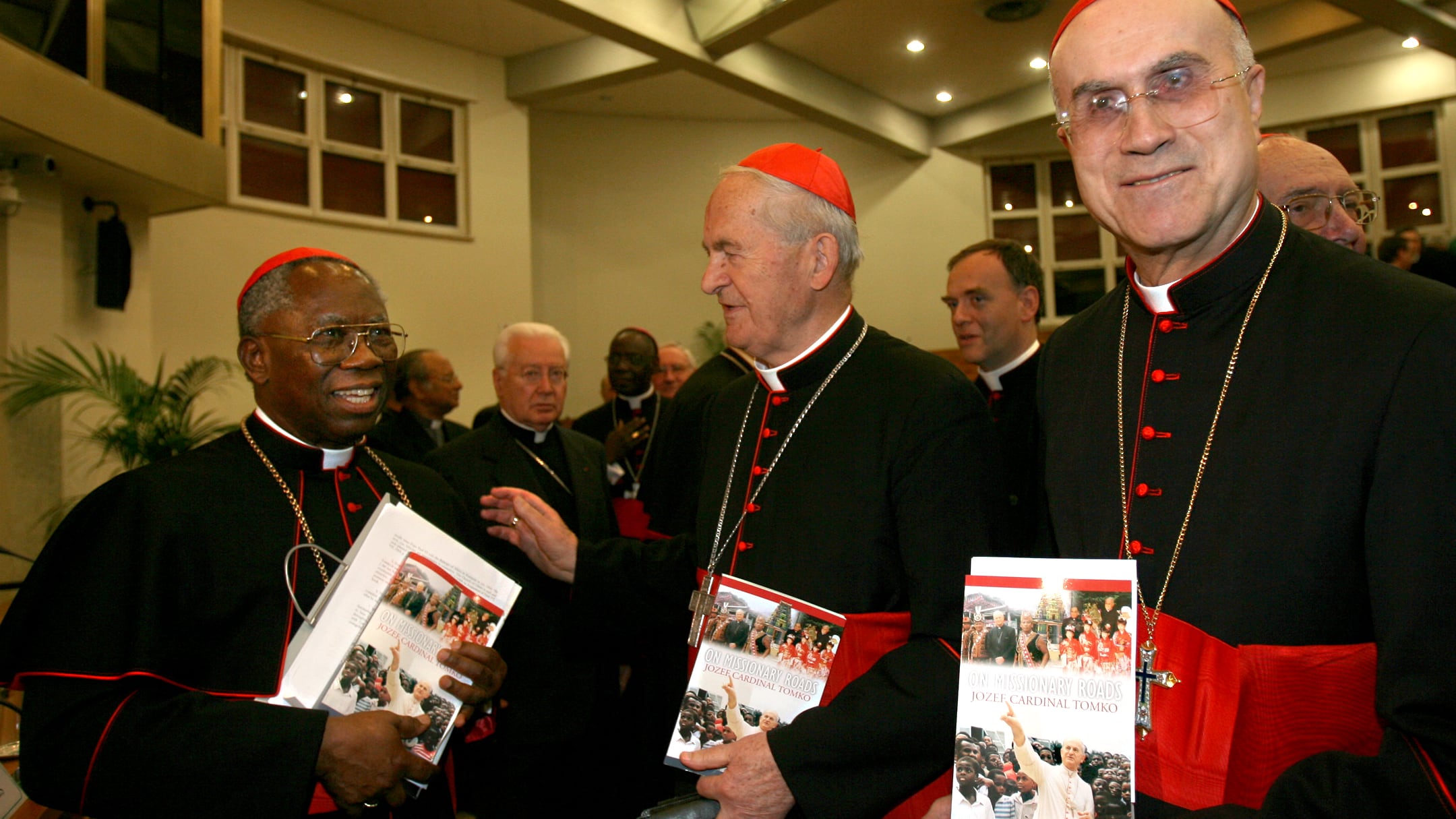 Il cardinale tuona contro i buonisti: "Non dite ai migranti di partire"